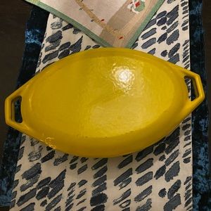 Vintage yellow oval Dutch oven